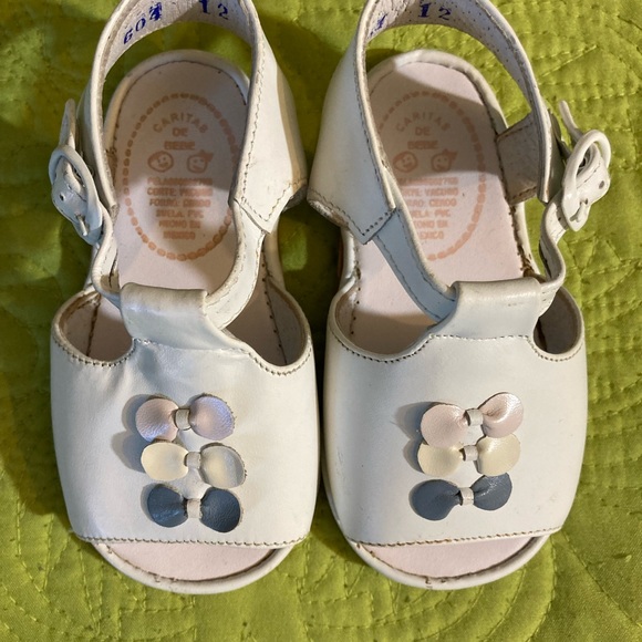 Caritas de. Bebe Sz 12 white baby sandals - Picture 1 of 5